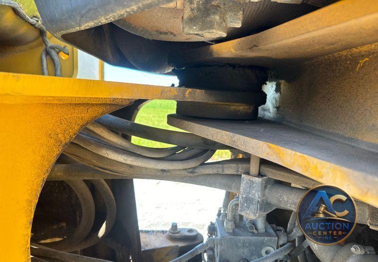 2014 John Deere 624K wheel loader