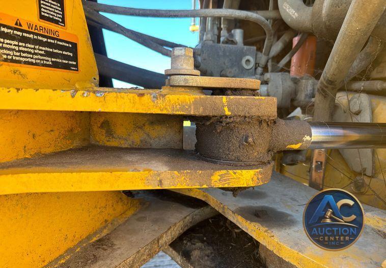2014 John Deere 624K wheel loader