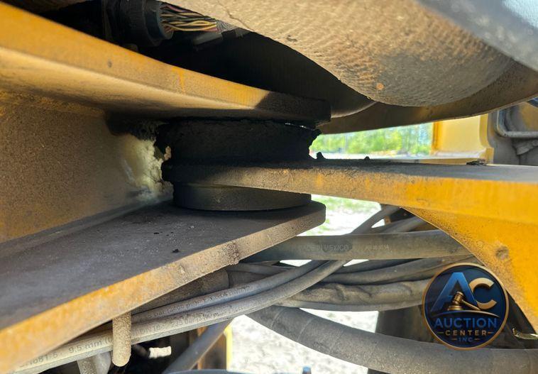 2014 John Deere 624K wheel loader