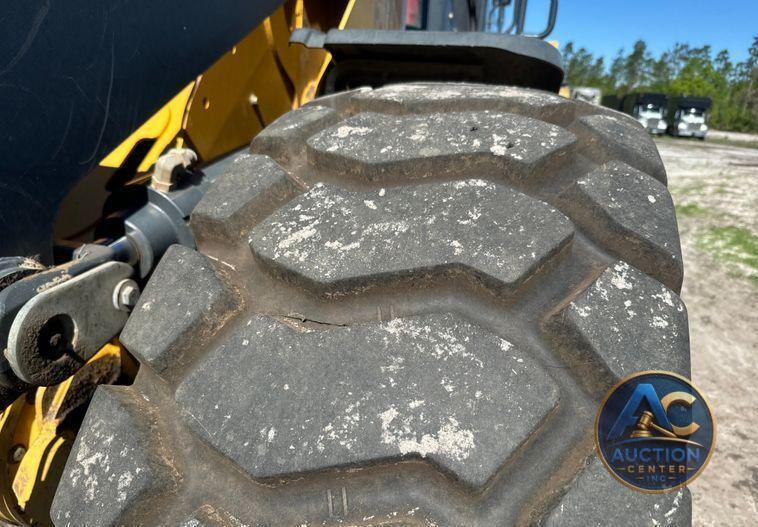 2014 John Deere 624K wheel loader