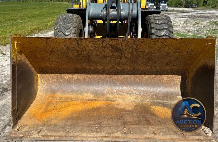2014 John Deere 624K wheel loader