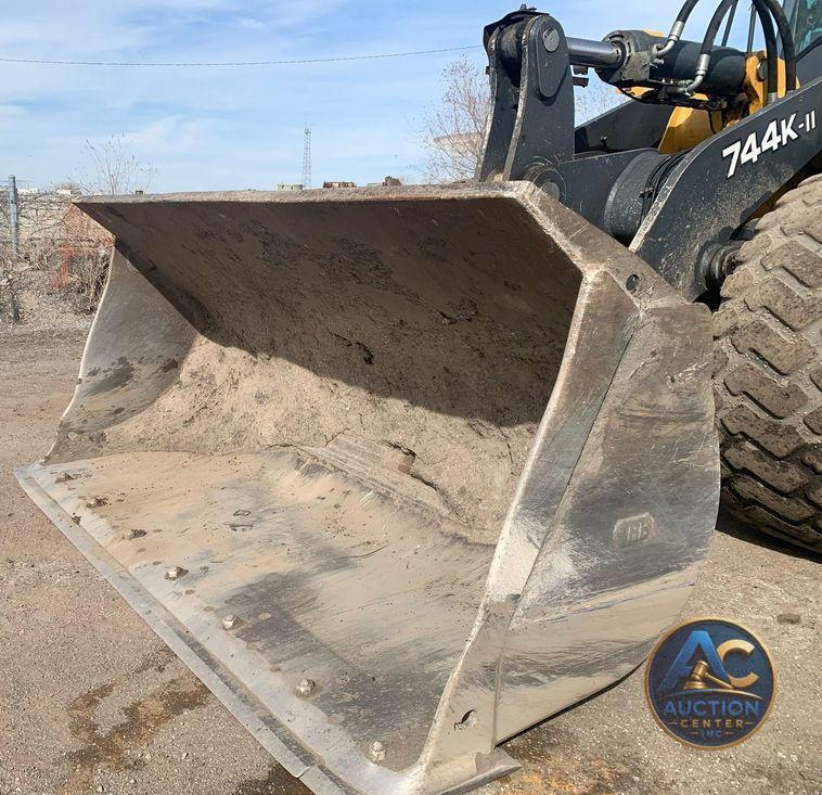 2015 John Deere 744K II wheel loader
