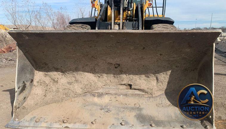 2015 John Deere 744K II wheel loader