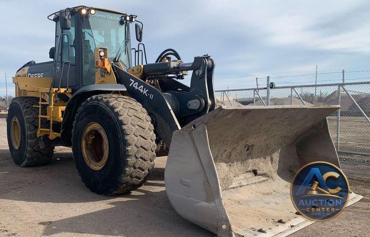2015 John Deere 744K II wheel loader