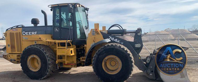 2015 John Deere 744K II wheel loader