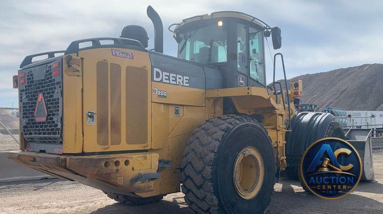 2015 John Deere 744K II wheel loader