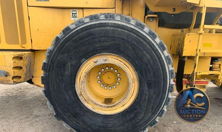 2015 John Deere 744K II wheel loader