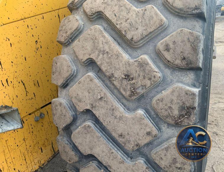 2015 John Deere 744K II wheel loader
