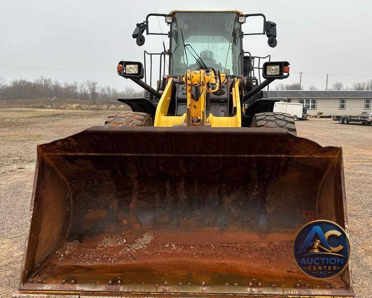 2017 Komatsu WA380-8 wheel loader