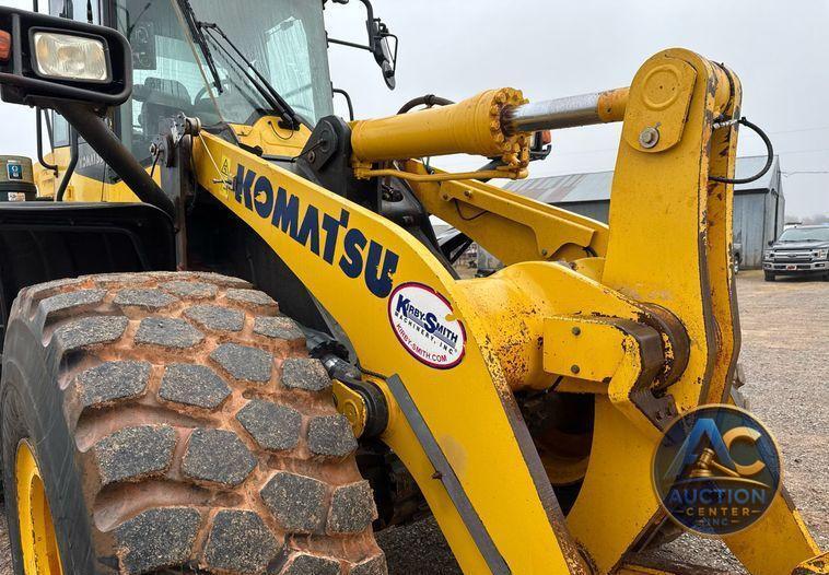 2017 Komatsu WA380-8 wheel loader