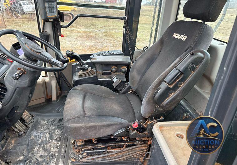 2017 Komatsu WA380-8 wheel loader