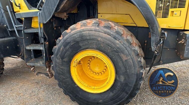 2017 Komatsu WA380-8 wheel loader