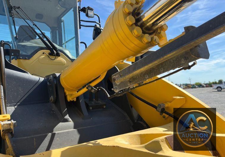 2018 Komatsu WA320-8 wheel loader