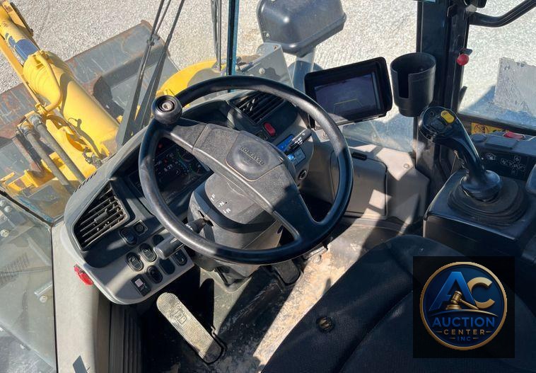 2018 Komatsu WA320-8 wheel loader