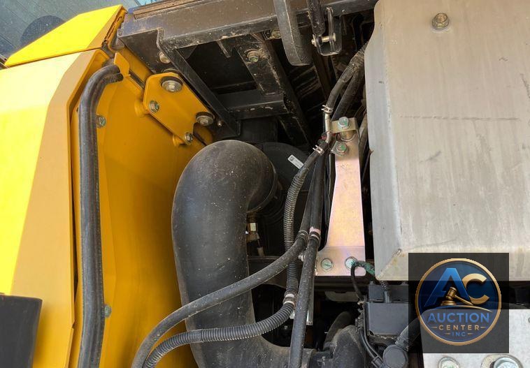 2018 Komatsu WA320-8 wheel loader