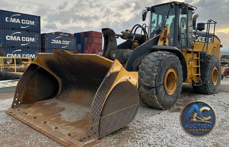 2017 John Deere 824K II wheel loader