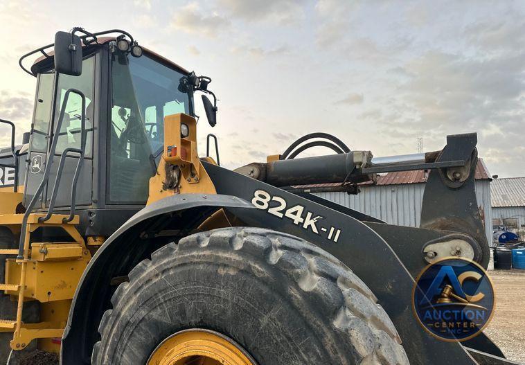 2017 John Deere 824K II wheel loader