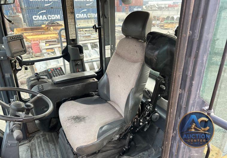 2017 John Deere 824K II wheel loader