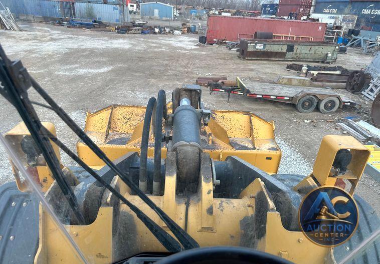 2017 John Deere 824K II wheel loader
