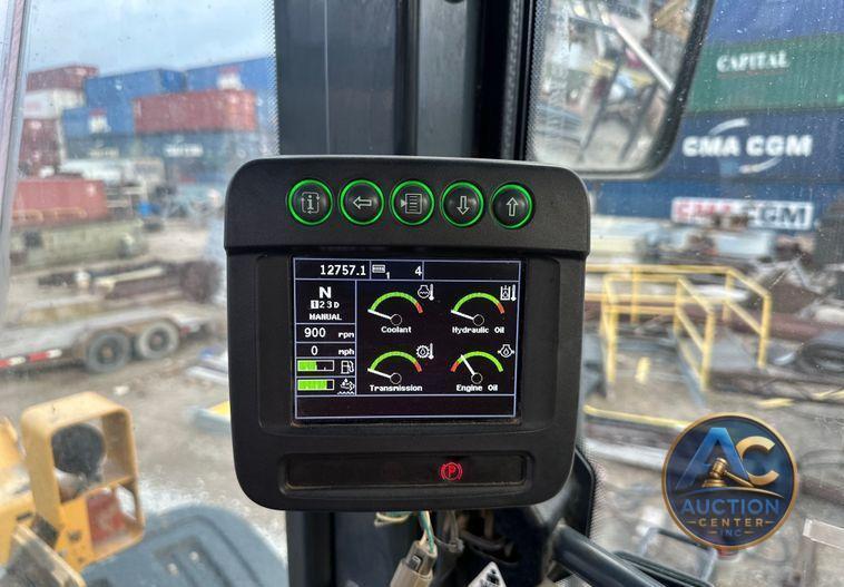 2017 John Deere 824K II wheel loader