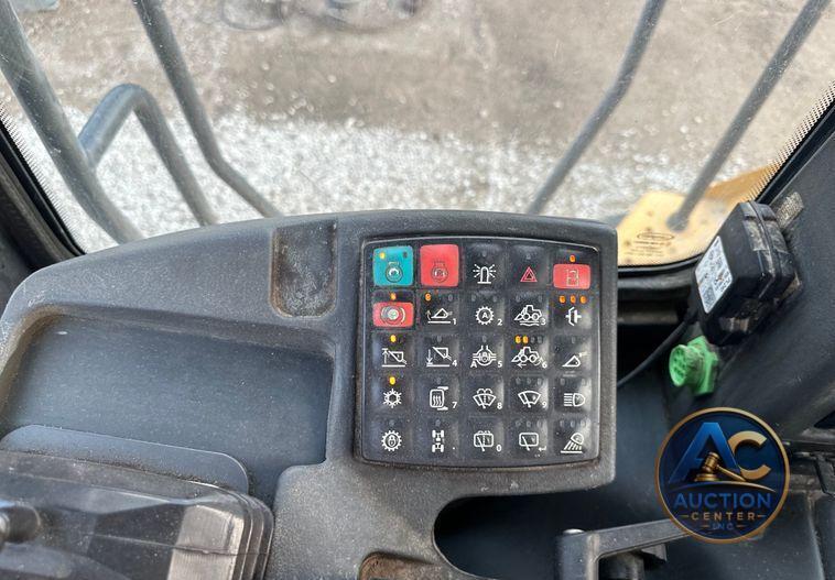 2017 John Deere 824K II wheel loader