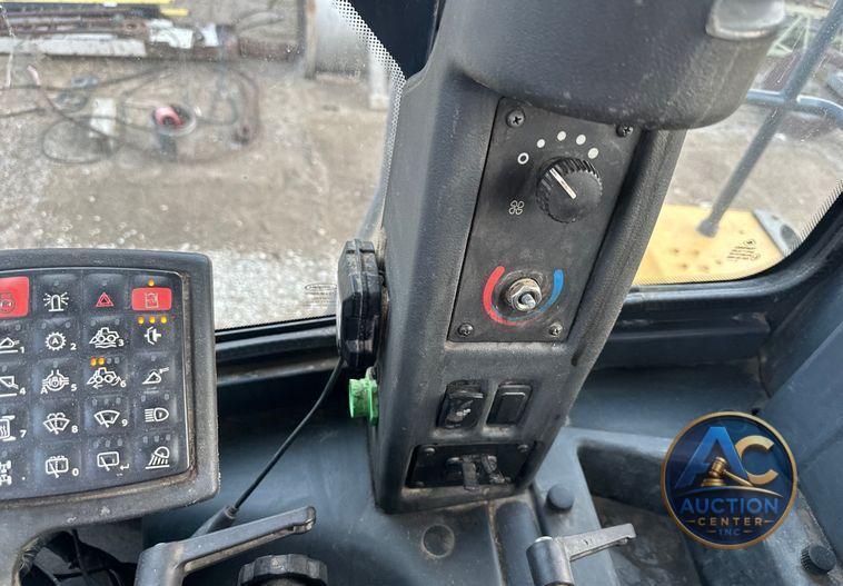 2017 John Deere 824K II wheel loader