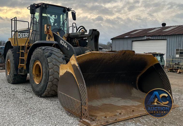 2017 John Deere 824K II wheel loader