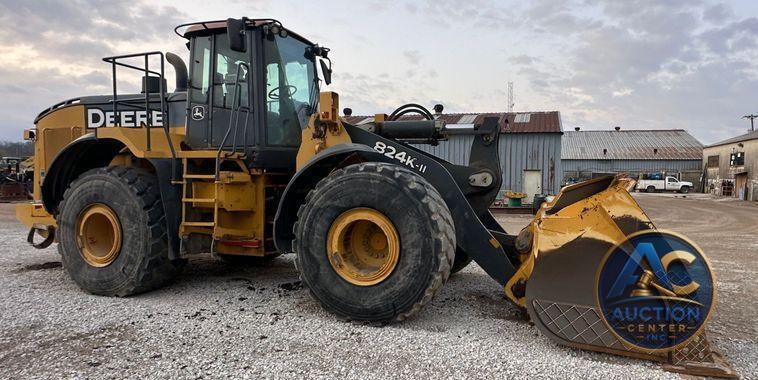 2017 John Deere 824K II wheel loader