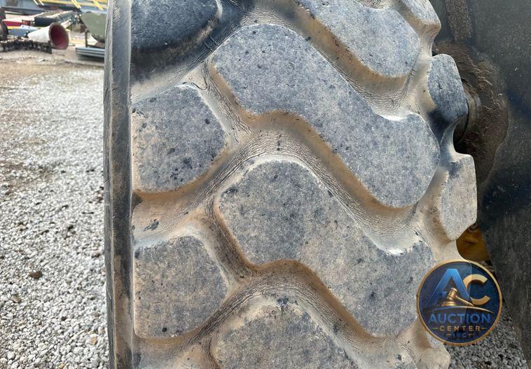 2017 John Deere 824K II wheel loader