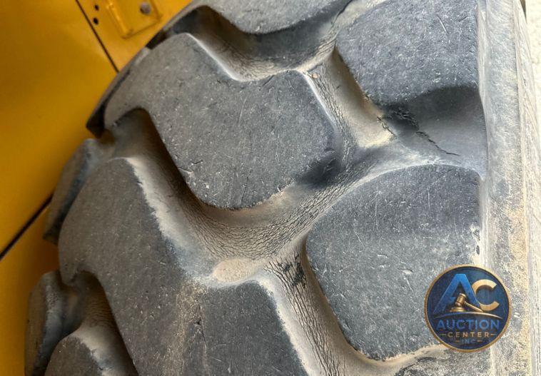 2017 John Deere 824K II wheel loader