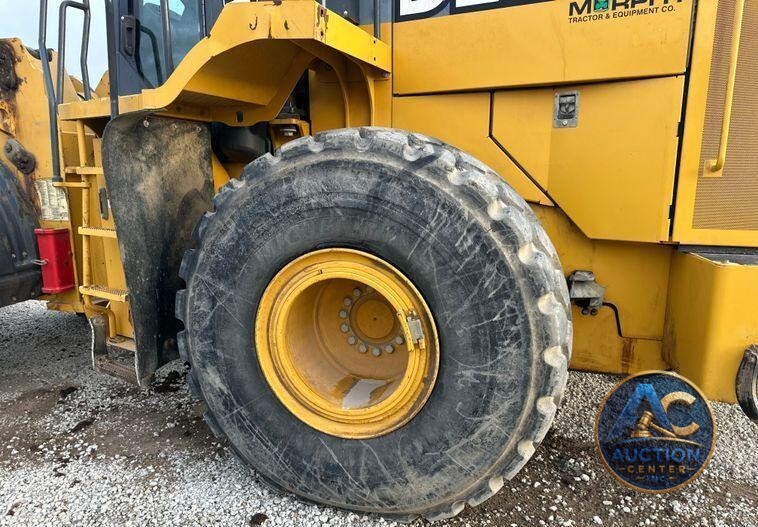 2017 John Deere 824K II wheel loader