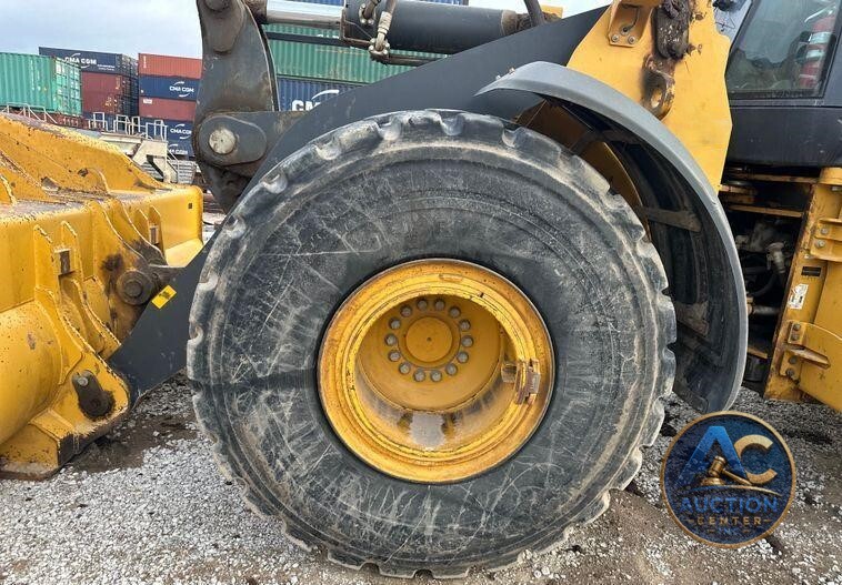 2017 John Deere 824K II wheel loader