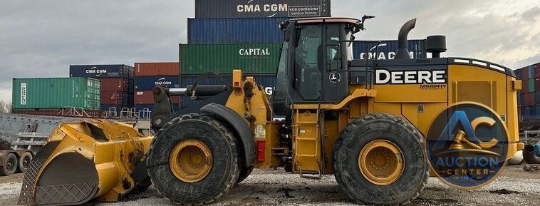 2017 John Deere 824K II wheel loader
