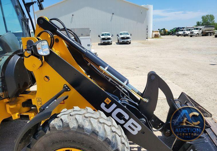 2022 JCB 407 wheel loader
