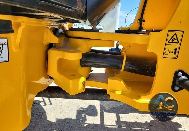 2022 JCB 407 wheel loader