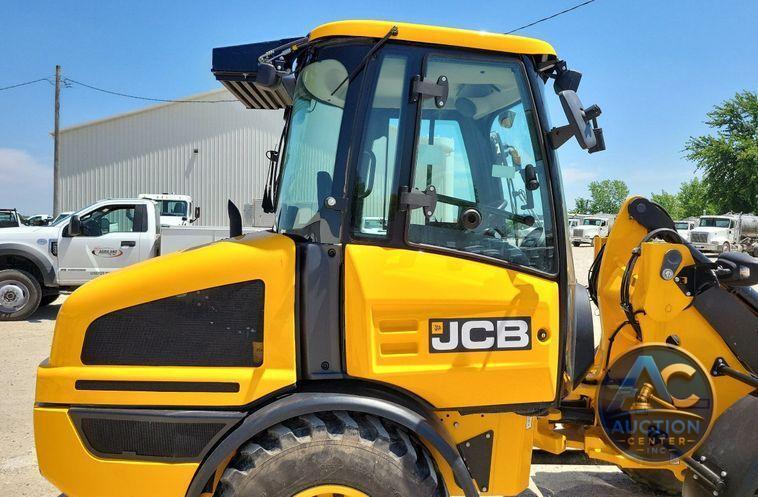2022 JCB 407 wheel loader