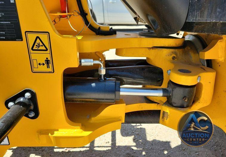 2022 JCB 407 wheel loader