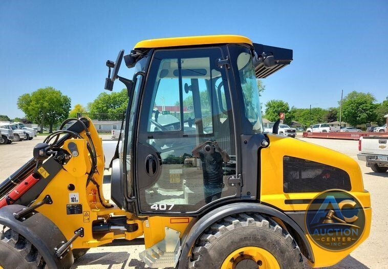 2022 JCB 407 wheel loader