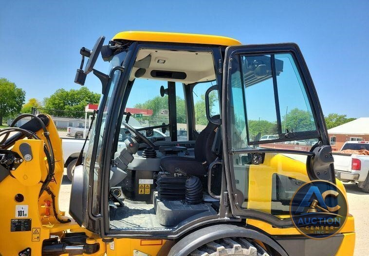 2022 JCB 407 wheel loader
