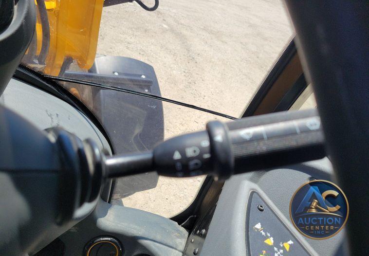 2022 JCB 407 wheel loader