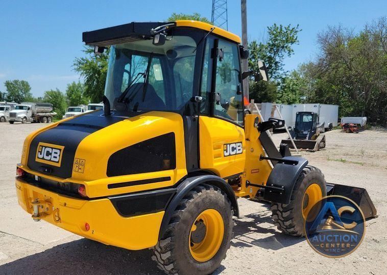 2022 JCB 407 wheel loader