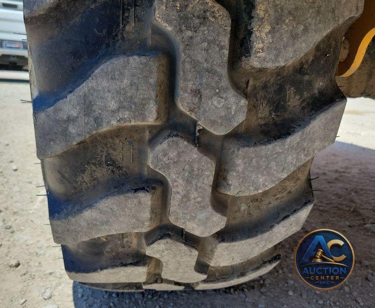 2022 JCB 407 wheel loader
