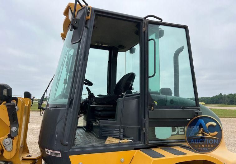 2016 John Deere 324K  wheel loader