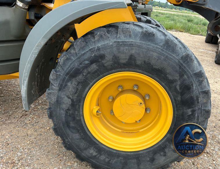 2016 John Deere 324K  wheel loader