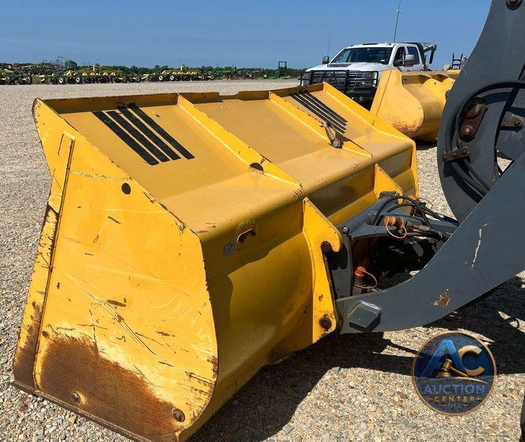 2016 John Deere 324K  wheel loader