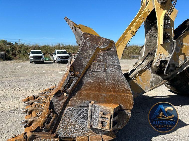 2013 Caterpillar 988H  wheel loader