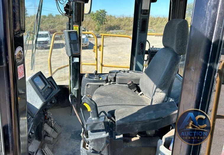 2013 Caterpillar 988H  wheel loader
