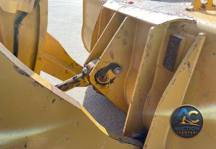 2017 Caterpillar 966M  wheel loader