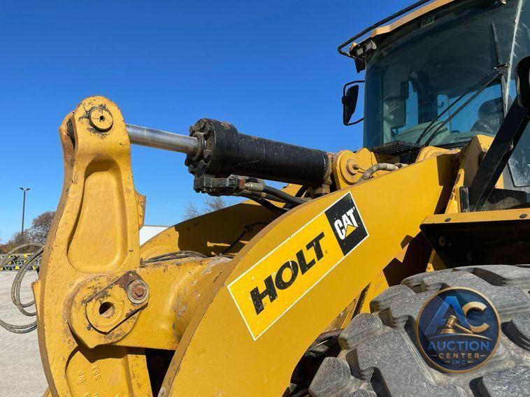 2017 Caterpillar 966M  wheel loader