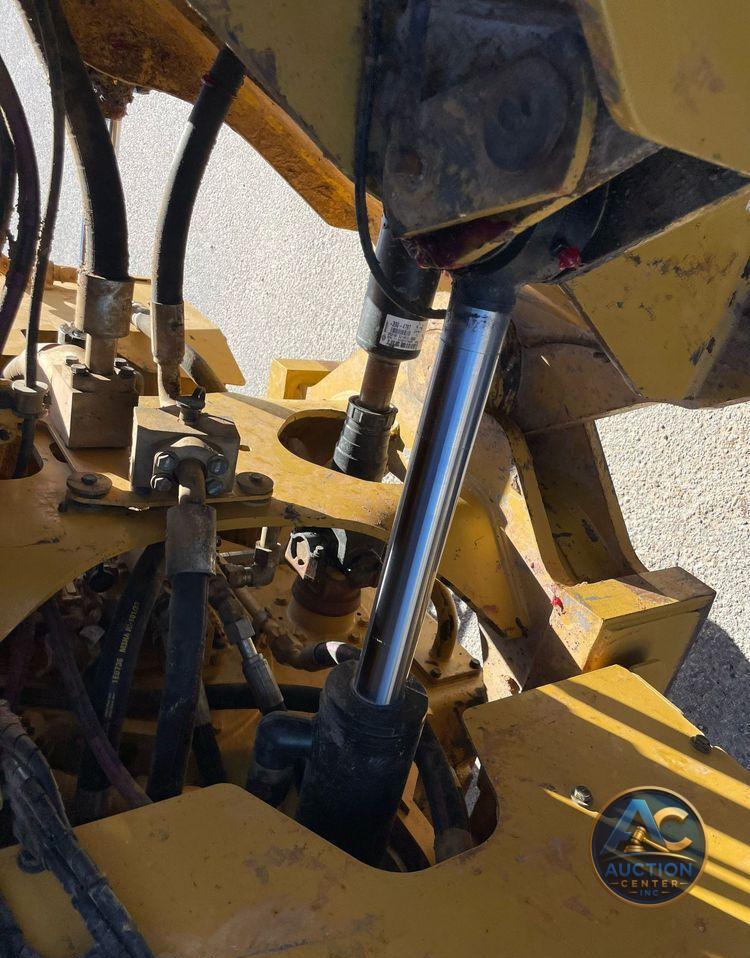 2017 Caterpillar 966M  wheel loader